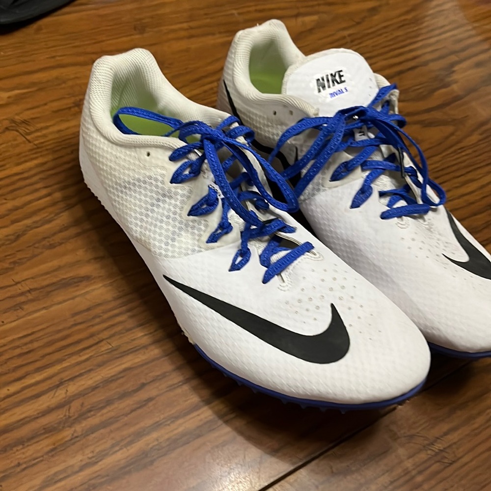 NIKE RIVAL S. spikes for track